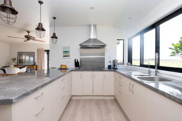 230 Central Road North Waitakaruru_4