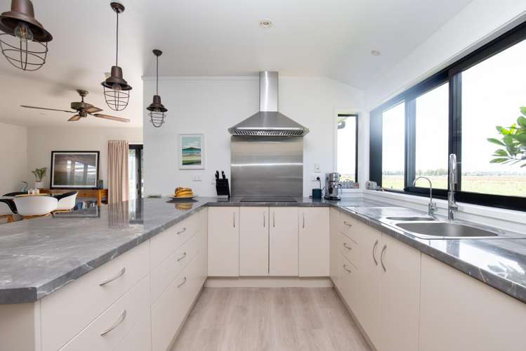 230 Central Road North_4