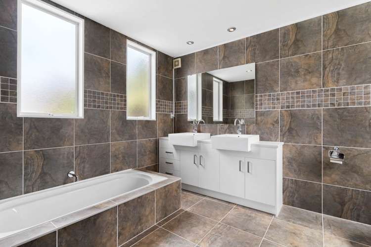 43 Zara Court Mairangi Bay_16