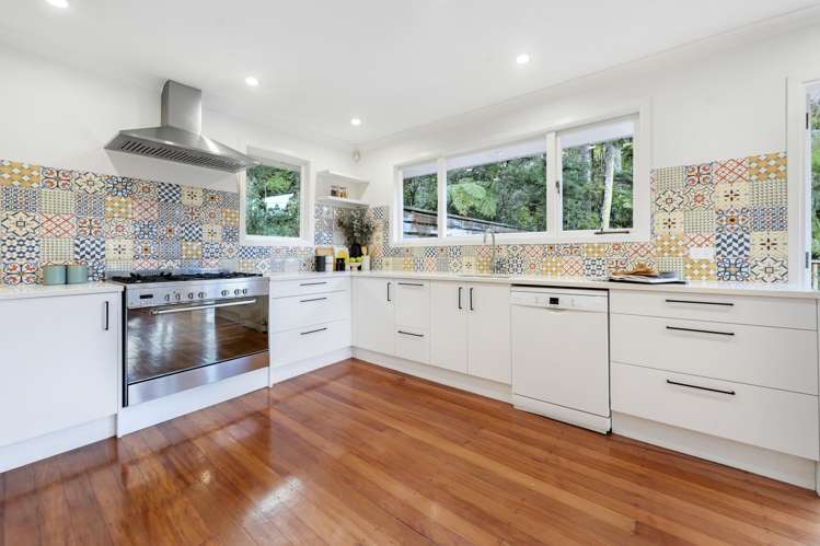 208 Forest Hill Road Waiatarua_9