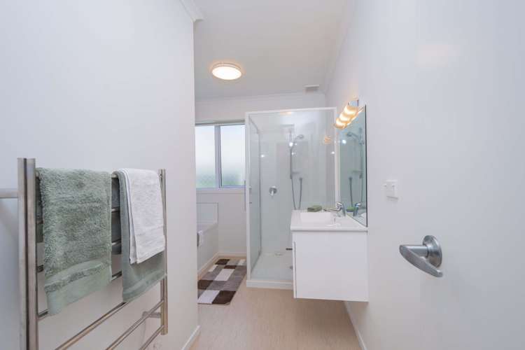 10 Larsen Crescent Tawa_12