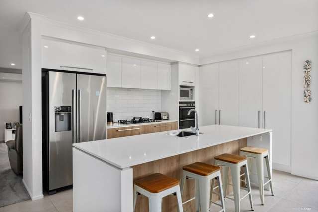 9 Taikura Avenue Red Beach_2