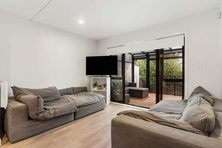 6/2 Brandon Road Glen Eden_1
