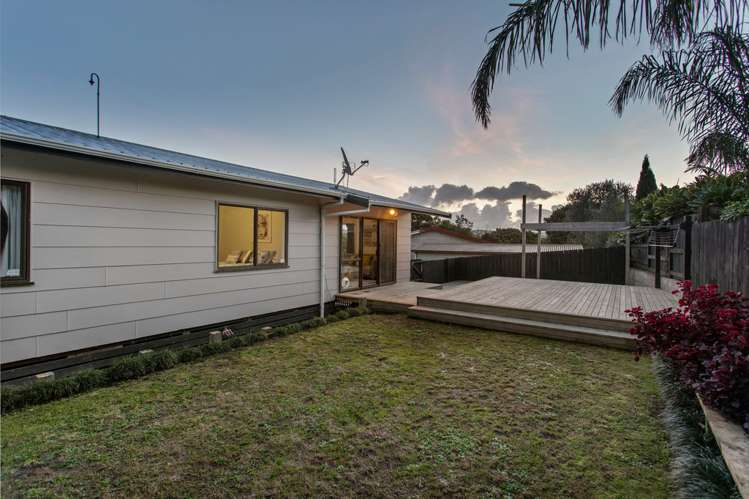 2/45 Taioma Crescent Te Atatu Peninsula_15
