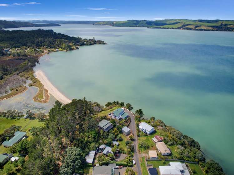 11 Moana Road Tinopai_30