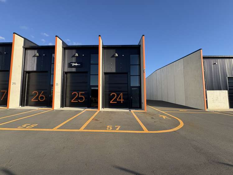 24/90A Hobsonville Road_0