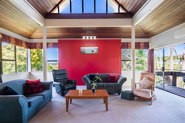 212 Golf Road Titirangi_2