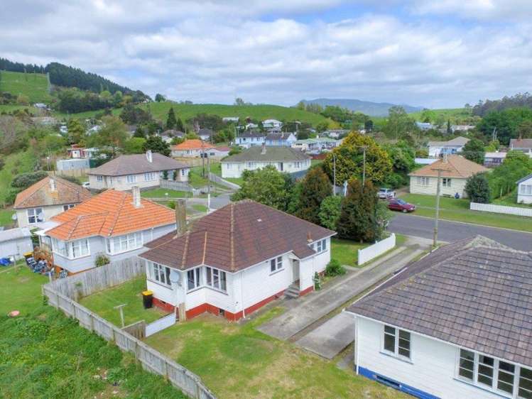 32 Porritt Street Paeroa_13