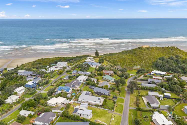6 Bayly Street Baylys Beach_42
