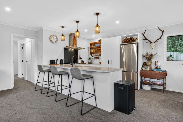 3 Huia Way Featherston_4