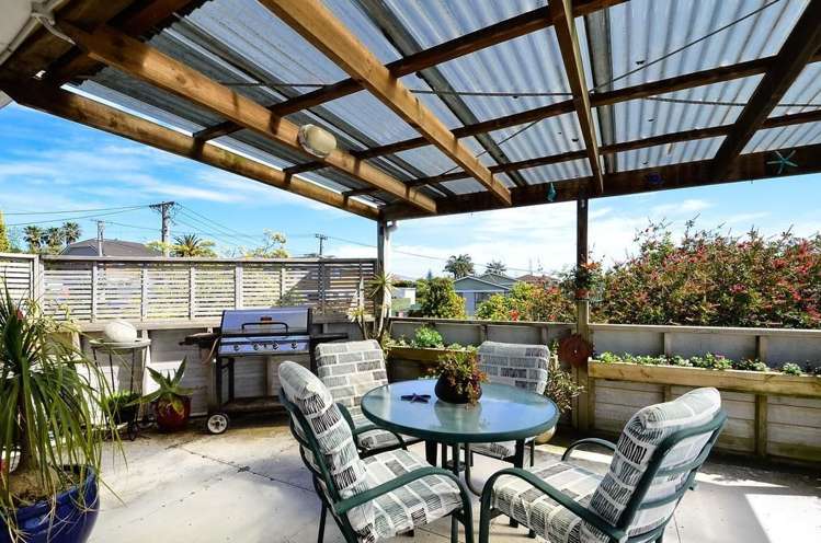 1 Wakeling Avenue Te Atatu South_7