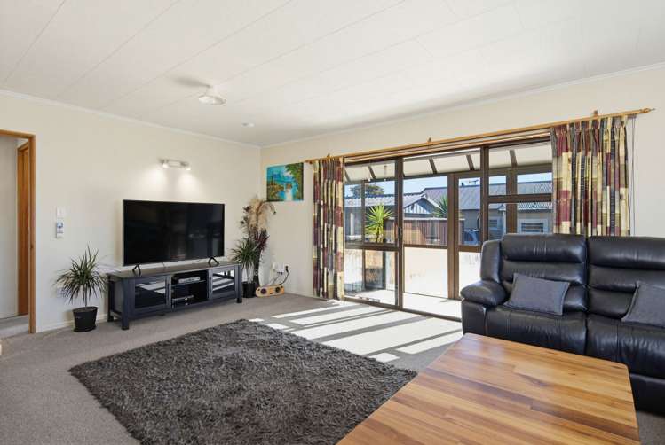2/3 Ngaio Street Stoke_11