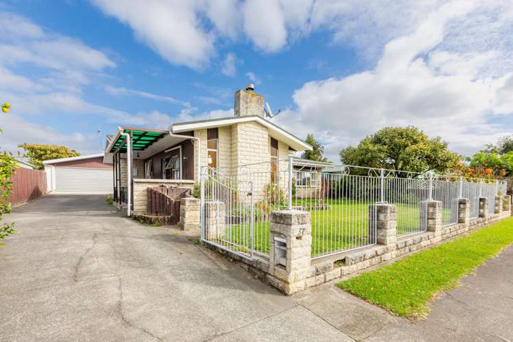 37 Robinson Crescent_0