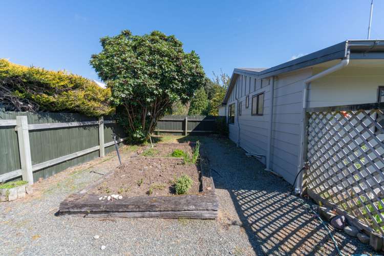 39 Home Street Manapouri_14