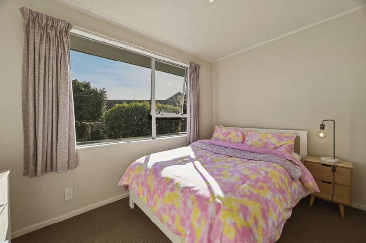 37 Basley Road Owhata_15