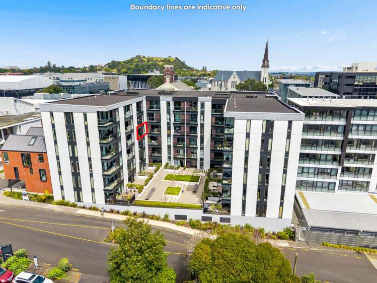 208/9 Madeira Lane Grafton_5
