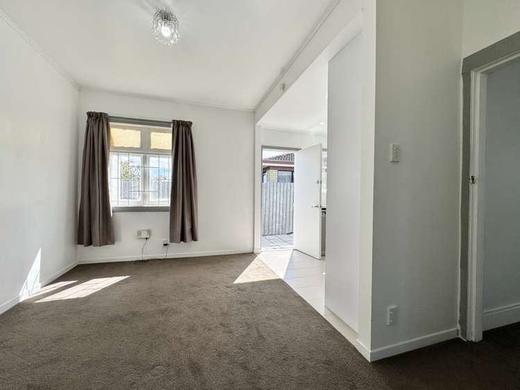 3157 Great North Road New Lynn_11