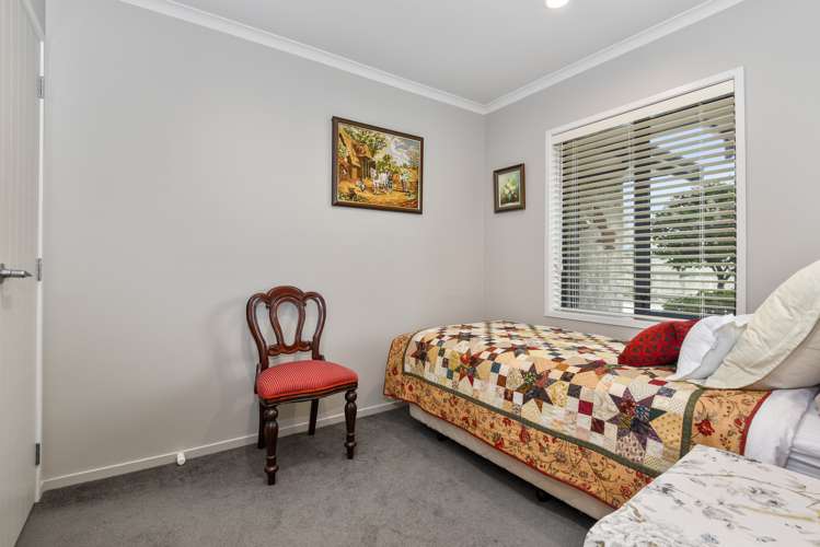 23 Stonebridge Park Drive Holdens Bay_9