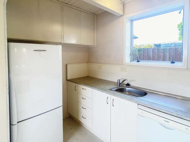 2/108 Office Road Merivale_2