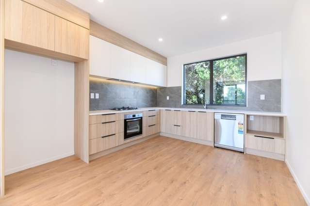 2/11 Sainsbury Road Mount Albert_2