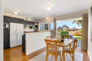 2/69a Symonds Street_4