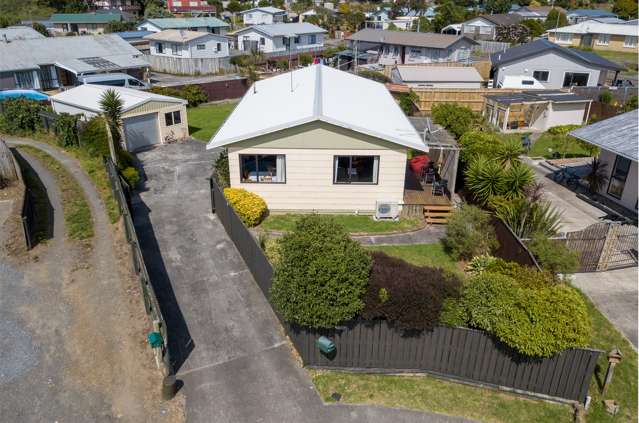 11 Simcox Street Otaki Beach_4