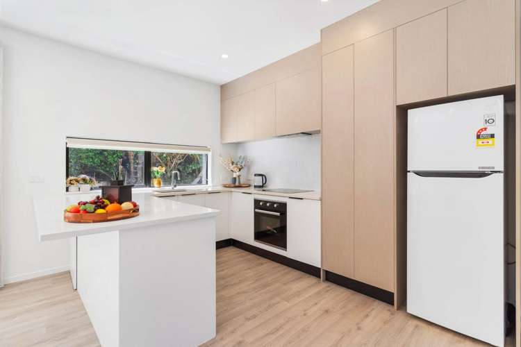 9/10 Hutchinsons Road Bucklands Beach_14