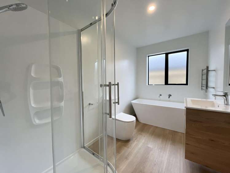 26 Accadia Drive 11103_10