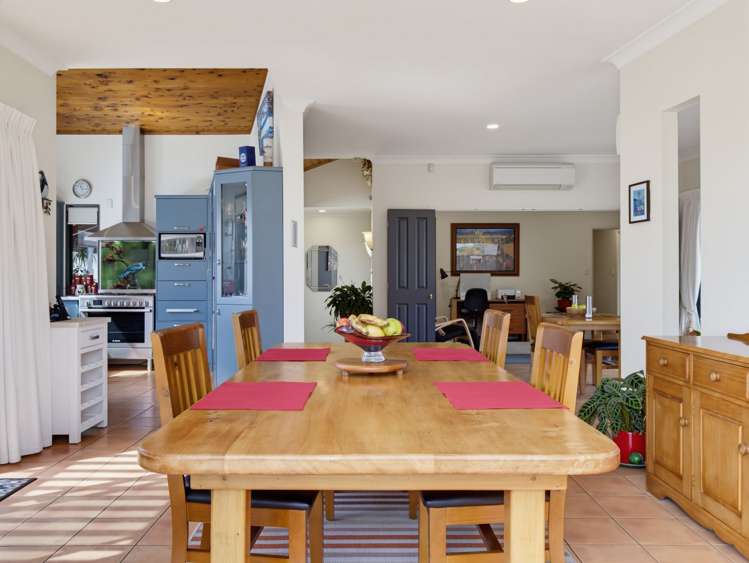 15 Edward Payton Grove Pukehangi_3
