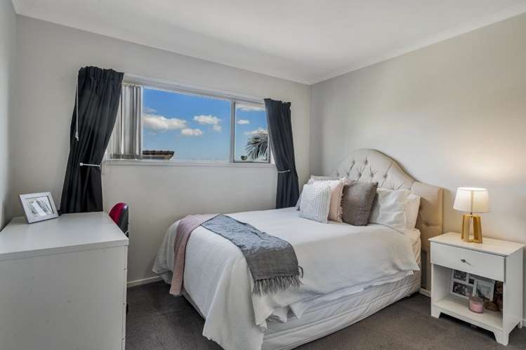 4 Baverton Drive Flat Bush_14