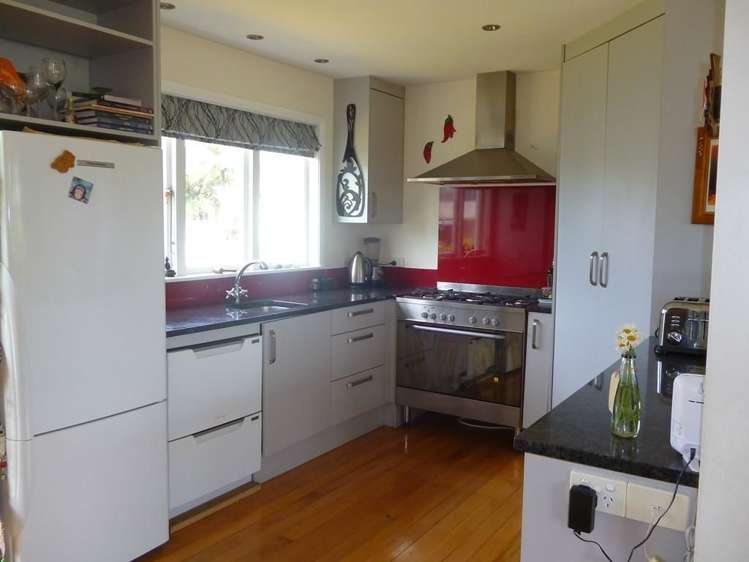 14 Edinburgh Street Takaka_5