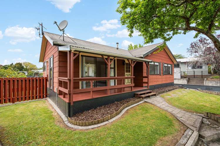 31 Amanda Avenue Dinsdale_1