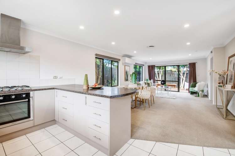 2/24 James Street Bayview_2