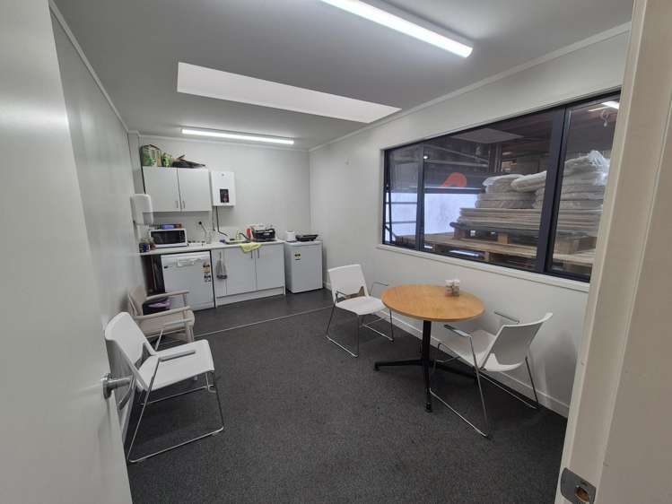 1 Lincoln Avenue Tawa_7