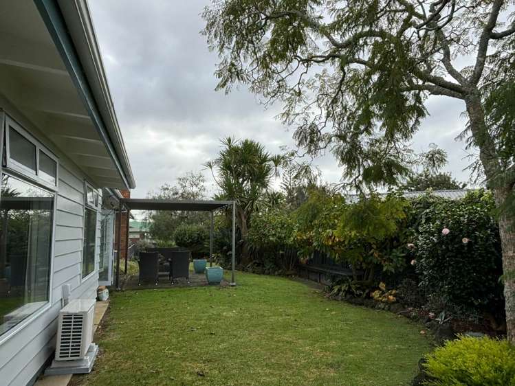 102a Titirangi Road New Lynn_31
