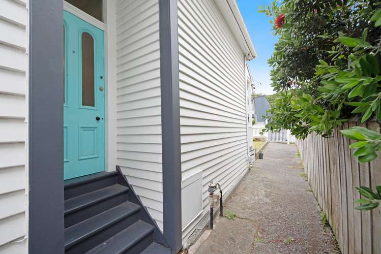 23 Trent Street Island Bay_12