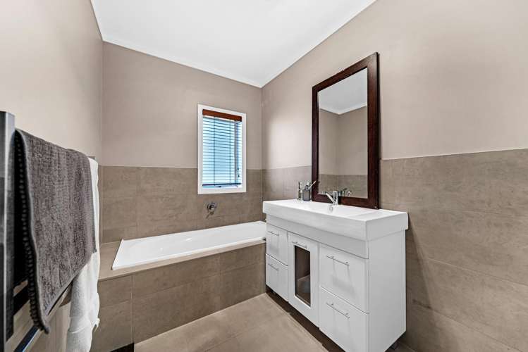 137 Edinburgh Street Pukekohe_9