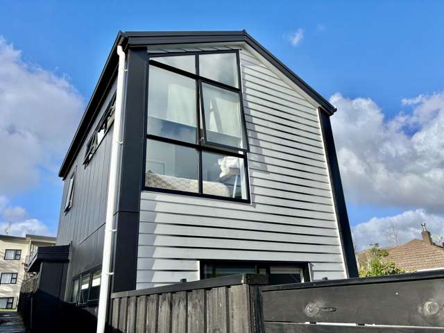Stylish & Spacious Home in the Heart of Te Atatu Peninsula