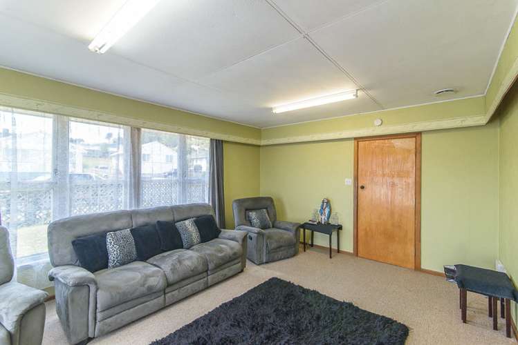363 Warspite Avenue Waitangirua_14