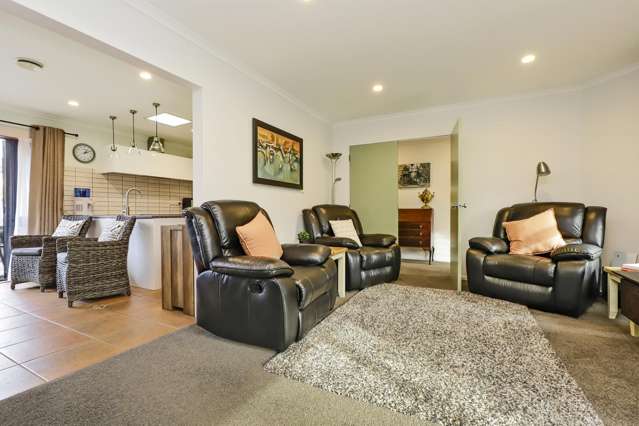 1015 Caroline Road Mayfair_2