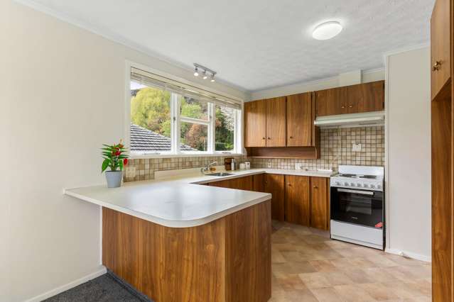 220 Waddington Drive Naenae_3