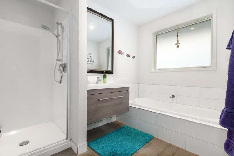 32 Fairfax Crescent Pyes Pa_14