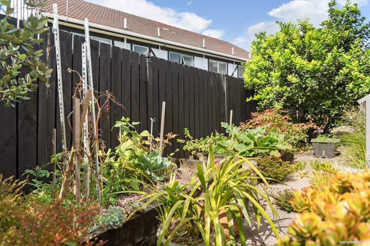 2/102 Manhattan Heights Glendene_15