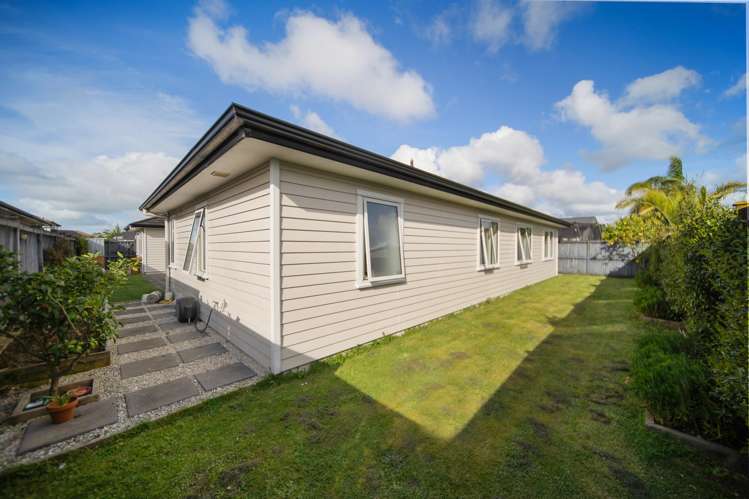 8 Canini Grove Karaka_26