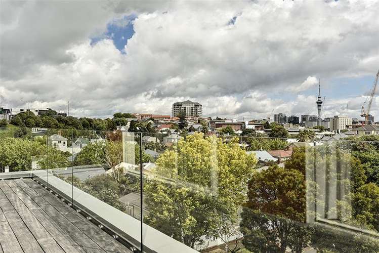 304/246 Khyber Pass Road_0