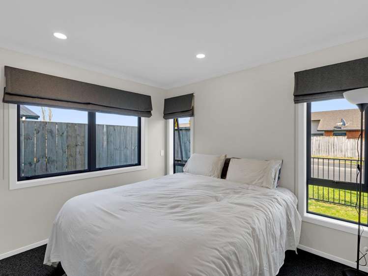 33B Saxbys Road Glenview_12