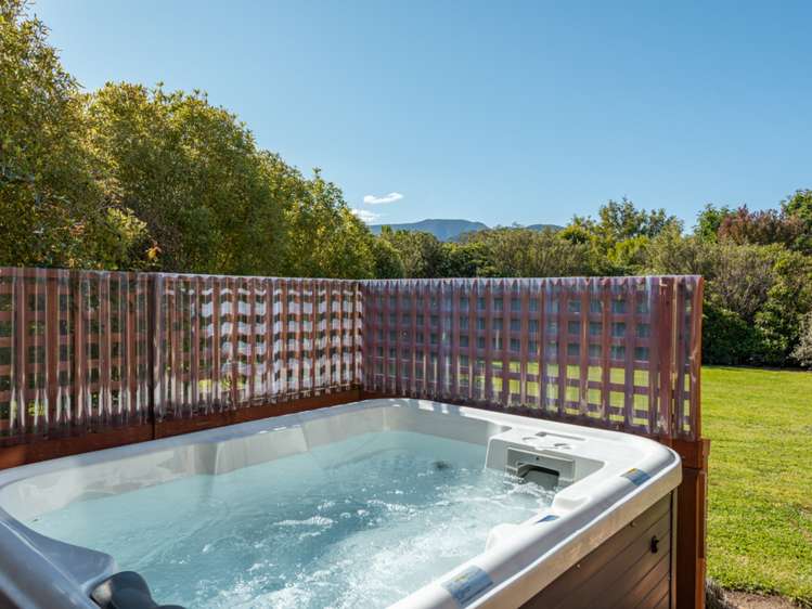 5 Shoreline Place Rarangi_21