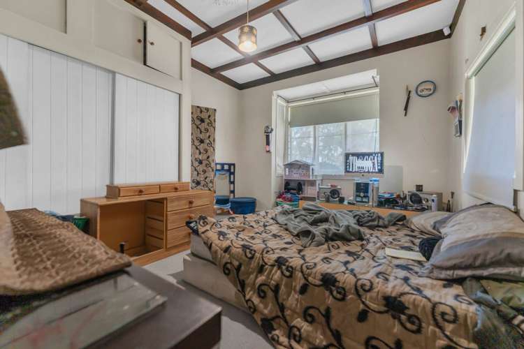 65 Beach Road Pahurehure_17