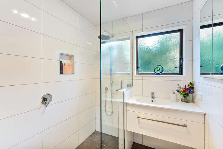 137 Weggery Drive Waikanae Beach_11