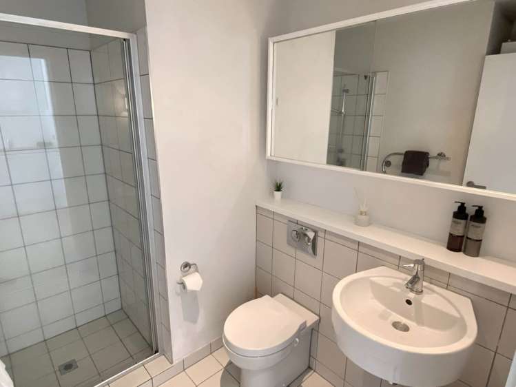 8m/16 Gore Street Auckland Central_8